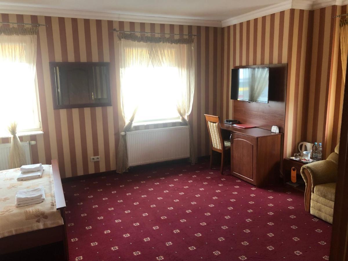 Hotel Arkadia Konskie Extérieur photo