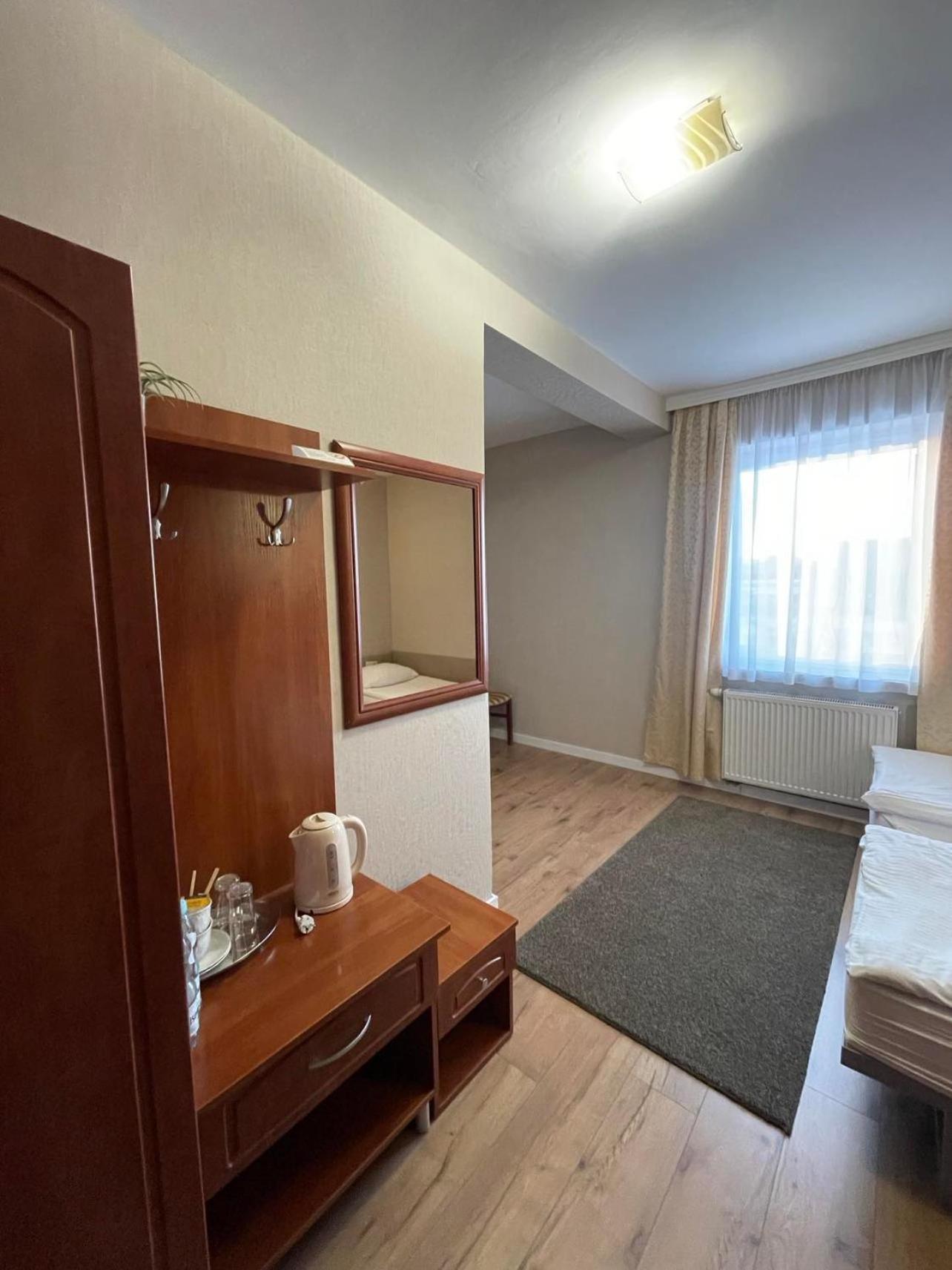 Hotel Arkadia Konskie Extérieur photo